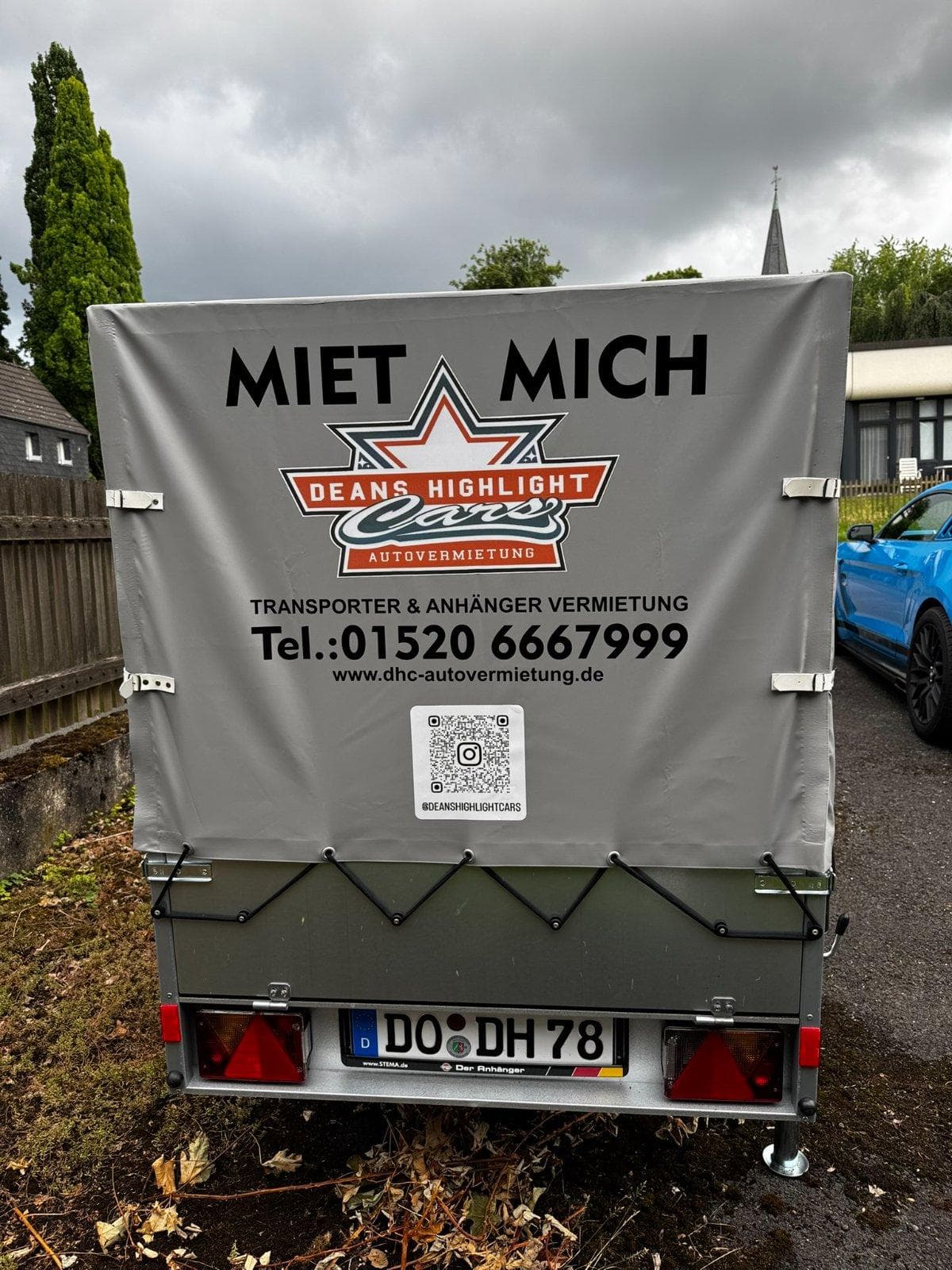 Transportanhänger mieten Anhänger Transporter Planenanhänger